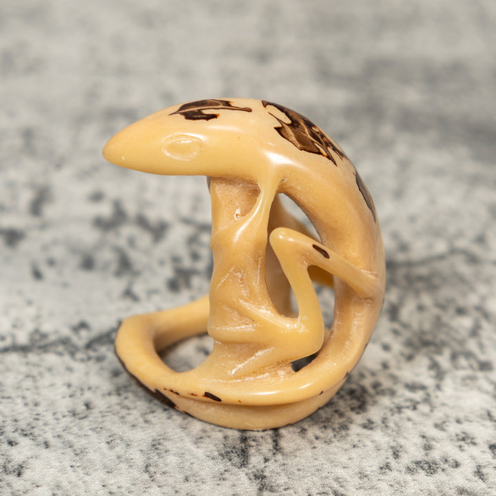 Natural White Gecko Lizard Tagua Carving