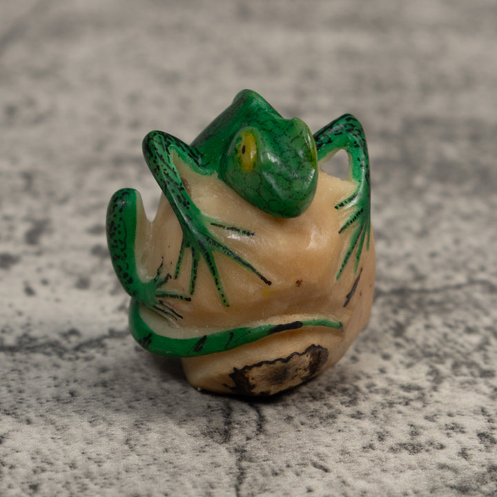 Vintage Green Iguana Lizard Tagua Carving