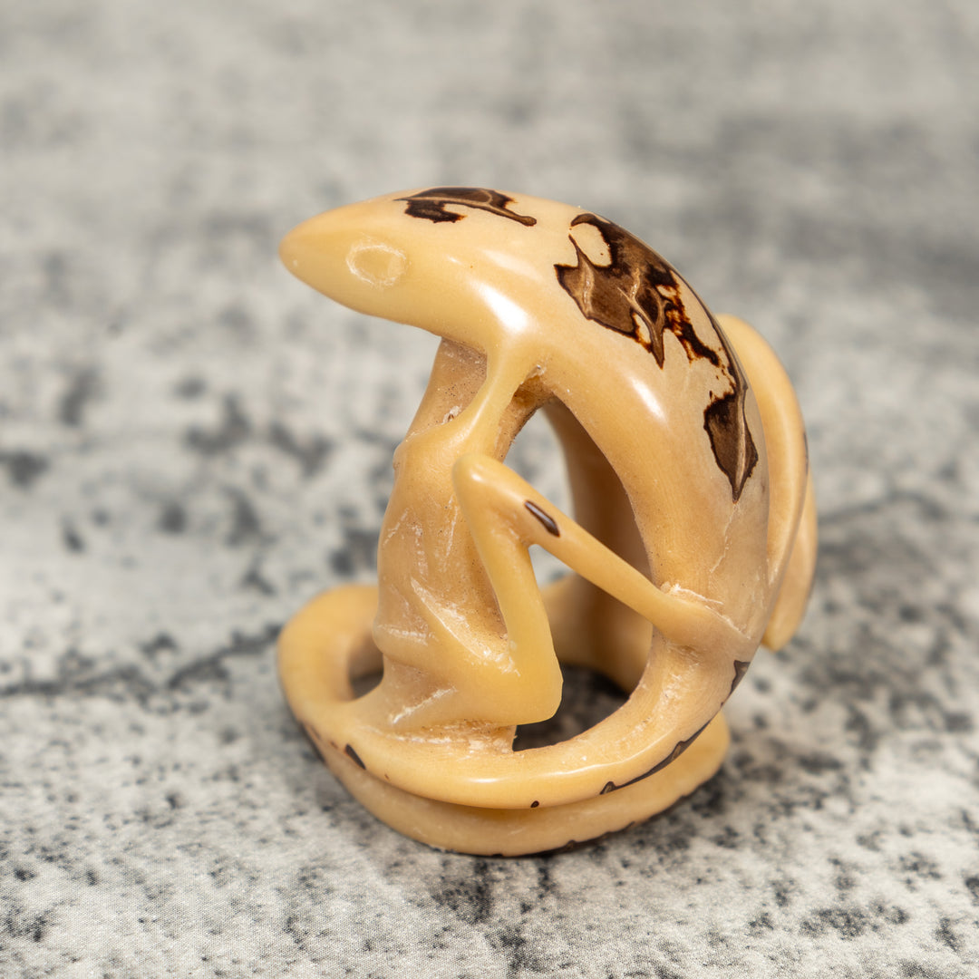 Natural White Gecko Lizard Tagua Carving