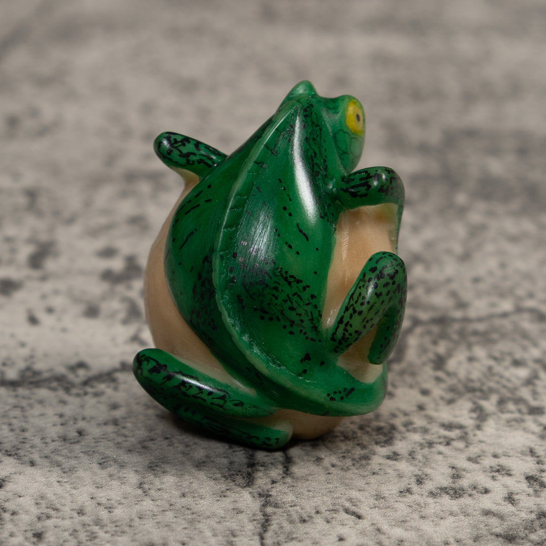 Vintage Green Iguana Lizard Tagua Carving