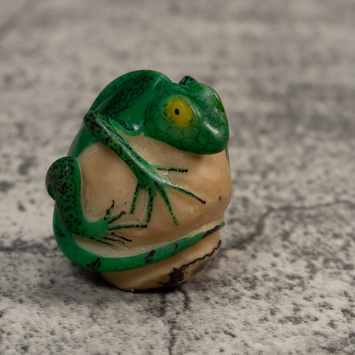Vintage Green Iguana Lizard Tagua Carving