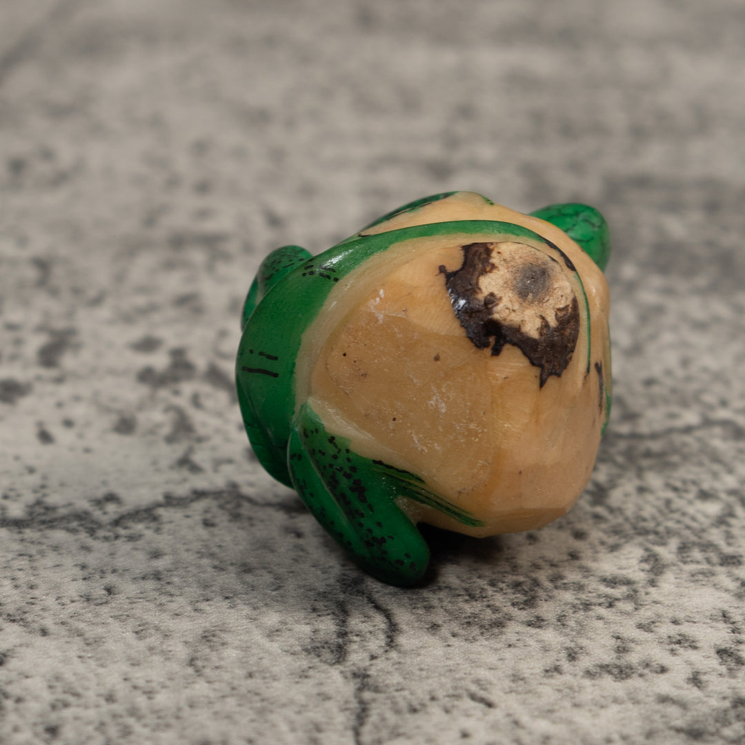 Vintage Green Iguana Lizard Tagua Carving