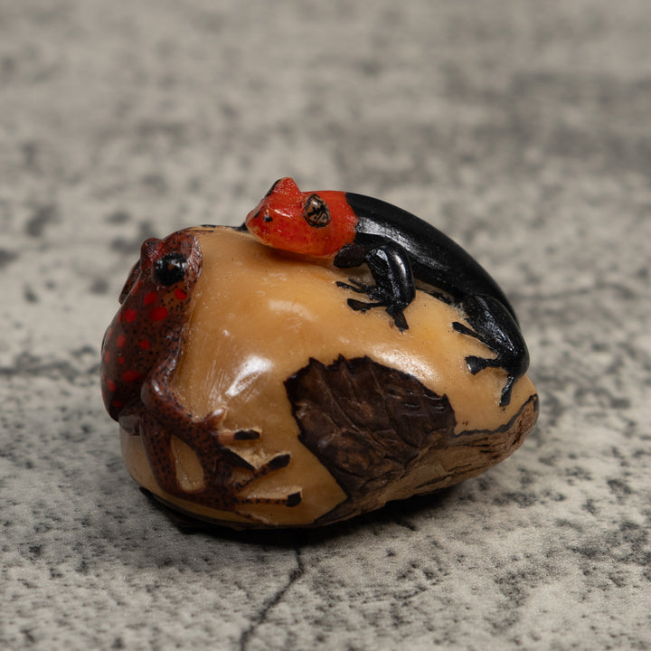 Black Red And Brown Gecko And Frog Tagua Carving