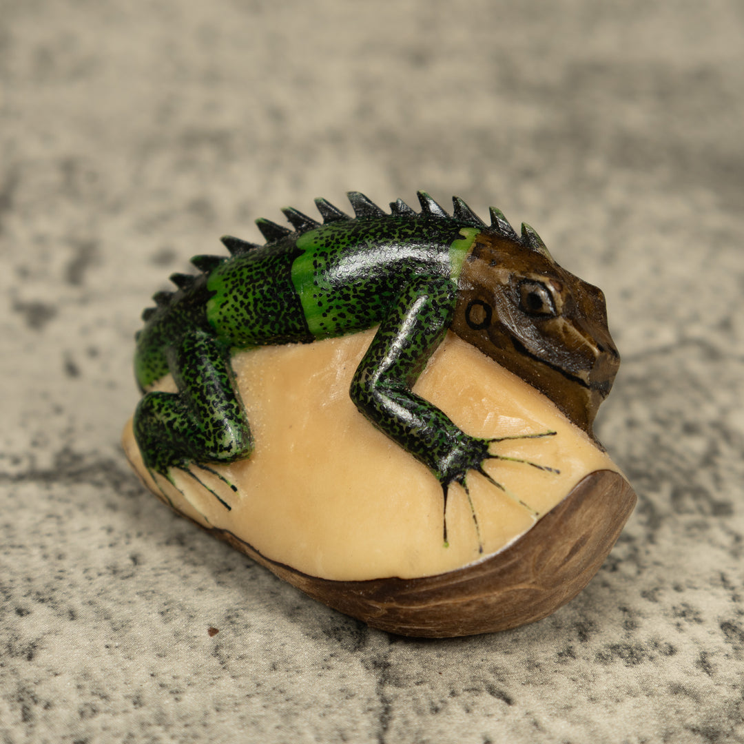 Dark Green Iguana Lizard Tagua Carving
