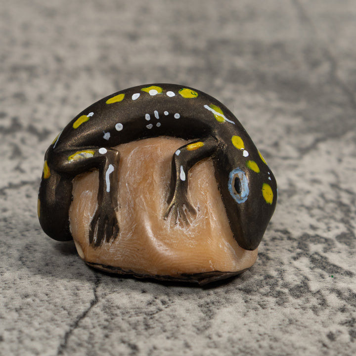 Vintage Gecko Lizard Reptile Tagua Carving