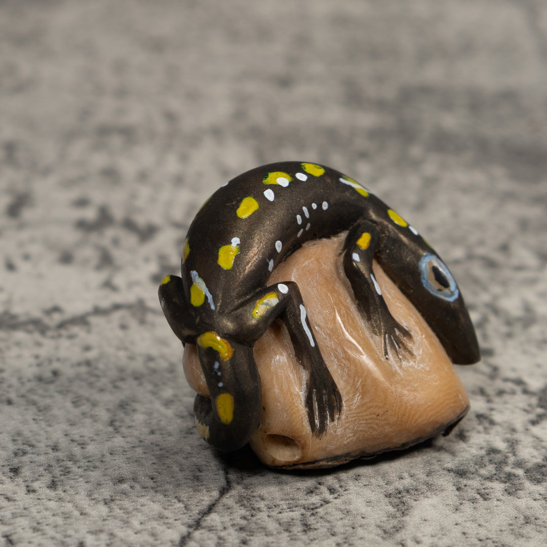 Vintage Gecko Lizard Reptile Tagua Carving