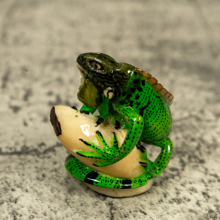 Green Iguana Lizard On Pedestal Tagua Carving