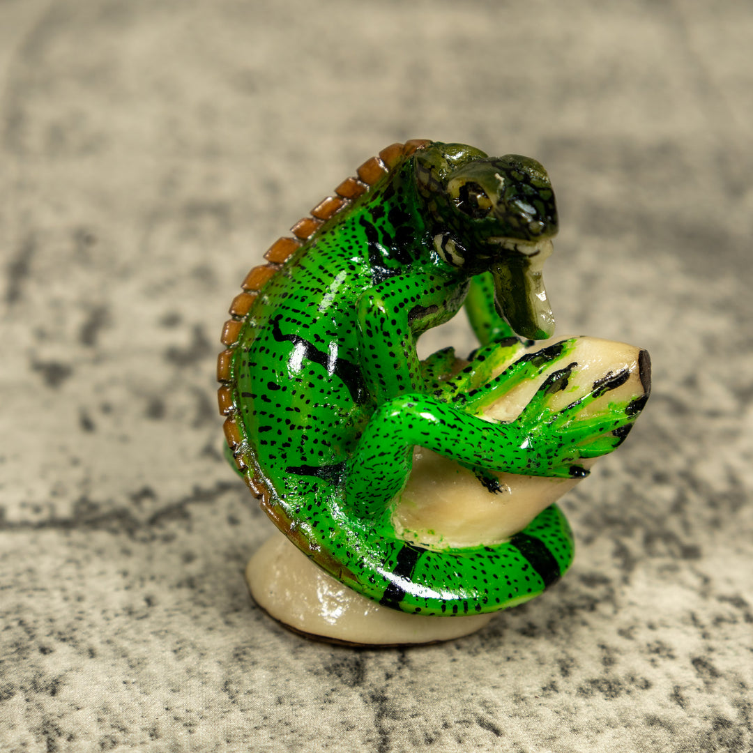 Green Iguana Lizard On Pedestal Tagua Carving