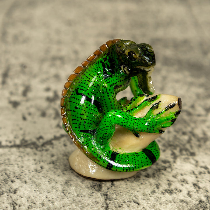 Green Iguana Lizard On Pedestal Tagua Carving