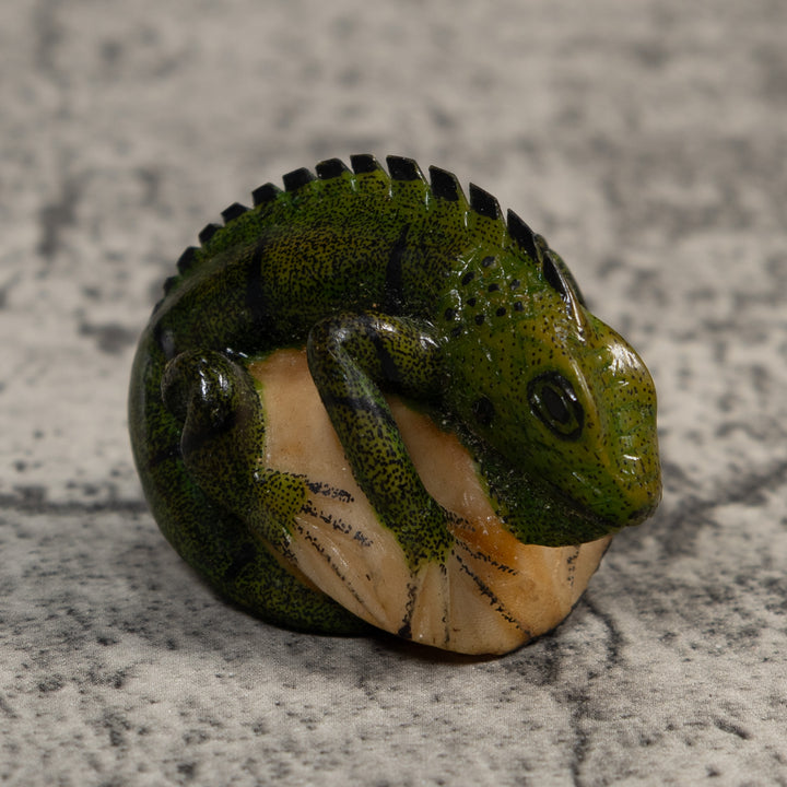 Vintage Green And Black Iguana Lizard Tagua Carving