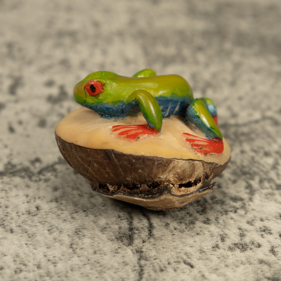 Vintage Red-Eye Tree Frog Tagua Carving