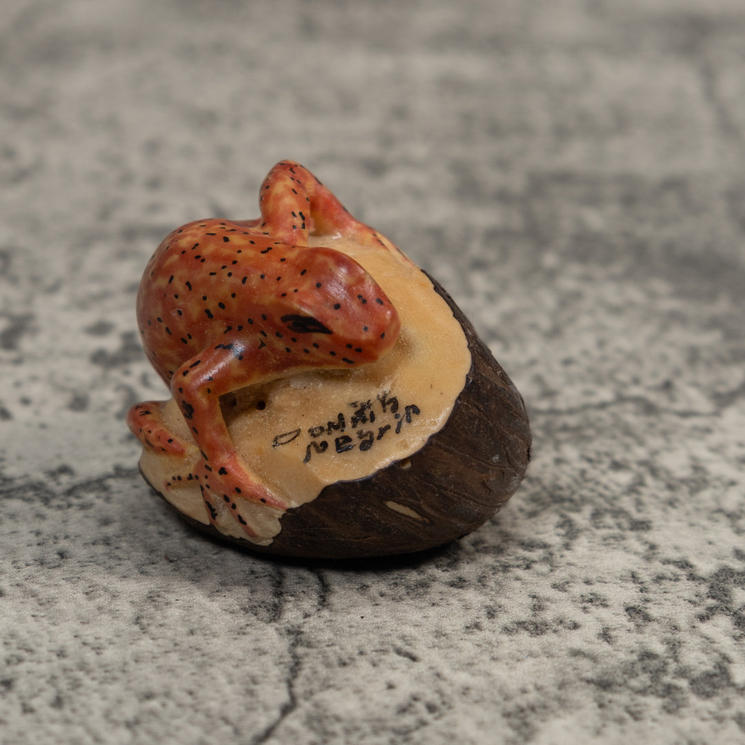 Brown Black Spots Gecko Lizard Tagua Carving
