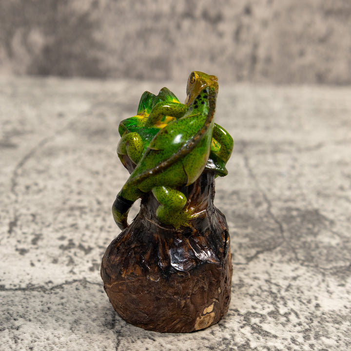 Iguana Lizard On Pedestal Tagua Carving