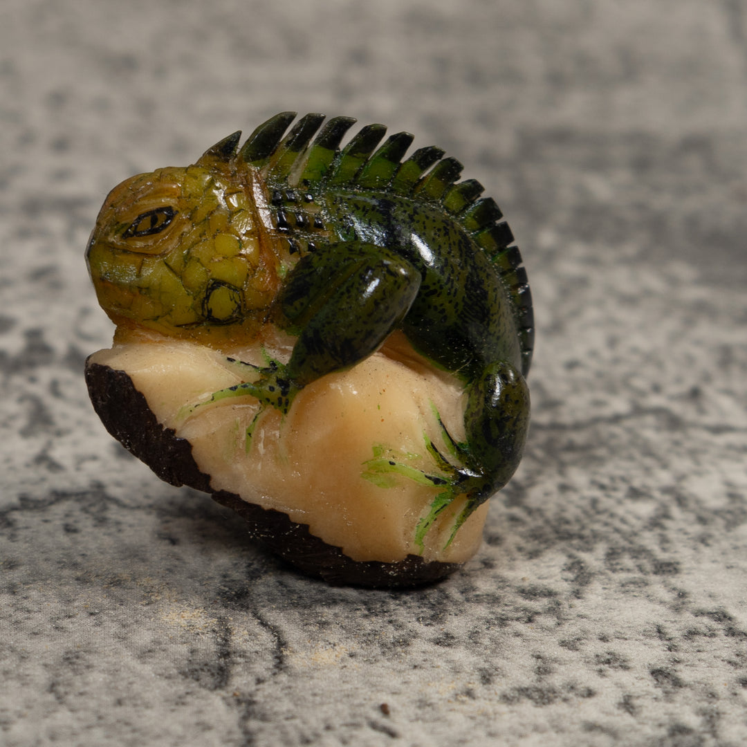Vintage Black And Green Iguana Lizard Tagua Carving