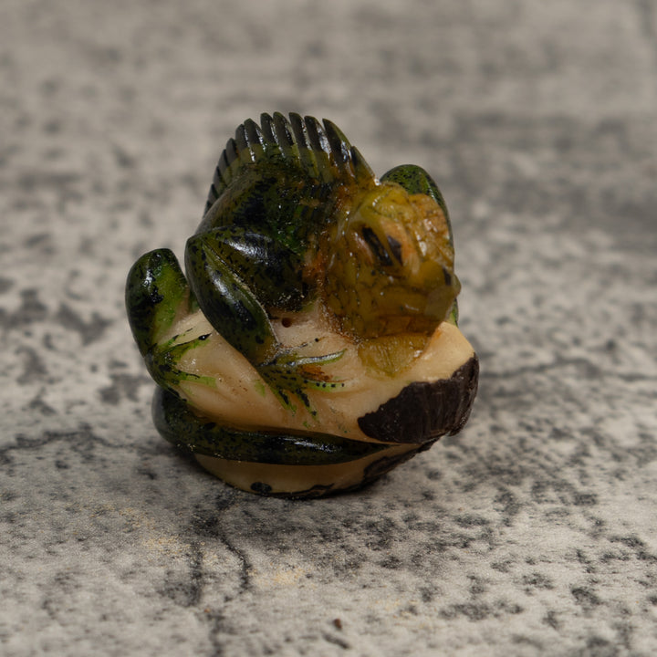 Vintage Black And Green Iguana Lizard Tagua Carving