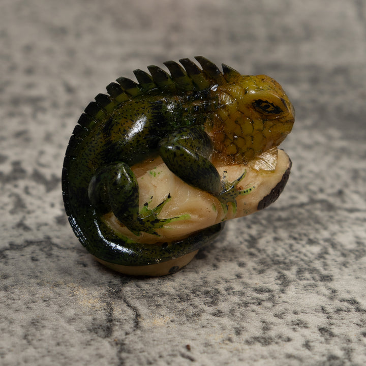 Vintage Black And Green Iguana Lizard Tagua Carving