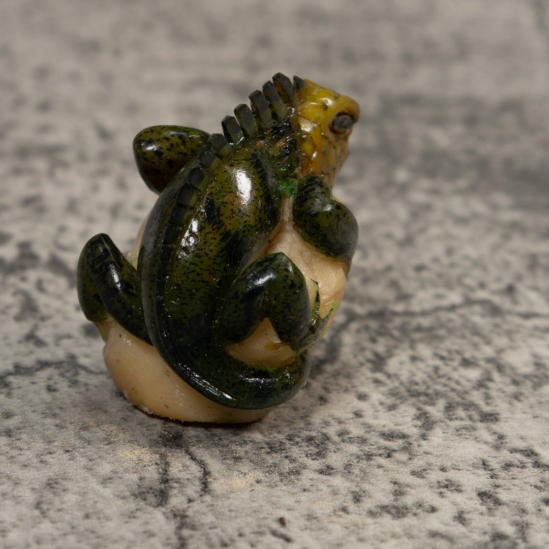 Vintage Black And Green Iguana Lizard Tagua Carving