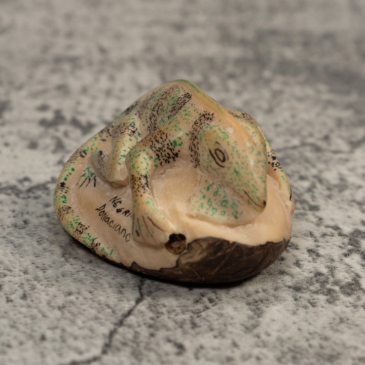 Vintage Green And Black Gecko Lizard Tagua Carving