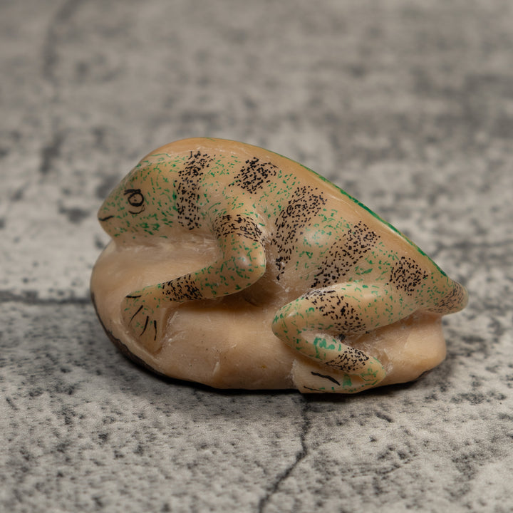 Vintage Green And Black Gecko Lizard Tagua Carving