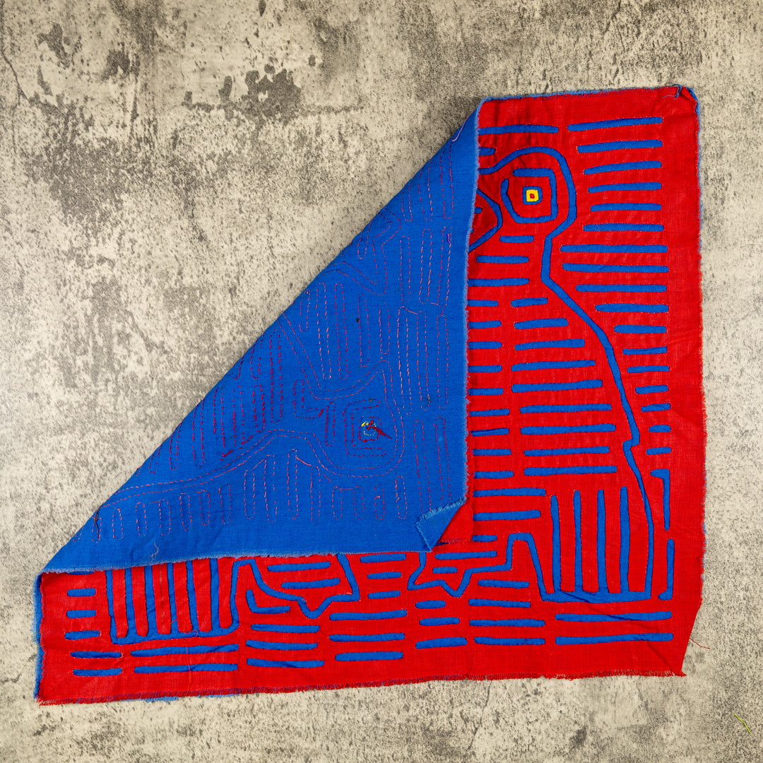 Vintage Red And Blue Who Me Optical Illusion Mola