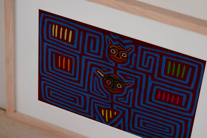 Burgundy And Blue Cat Stack Mola
