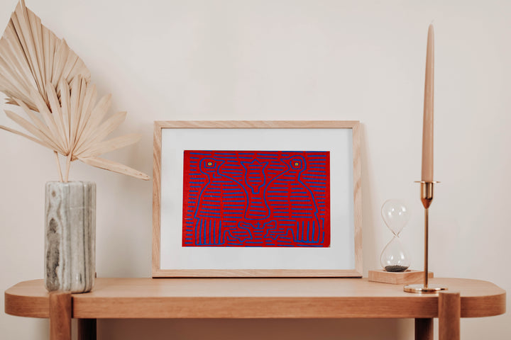 Vintage Red And Blue Who Me Optical Illusion Mola
