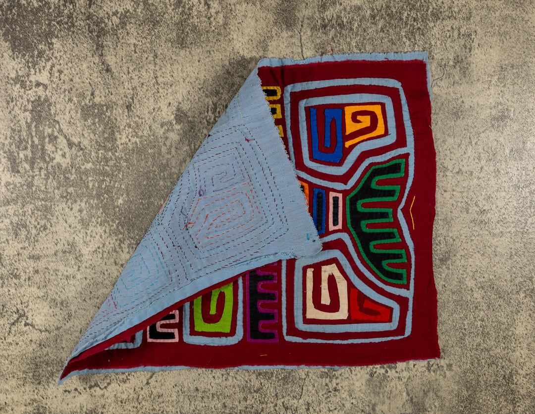 Maroon And Blue Fish Aquarium Mola