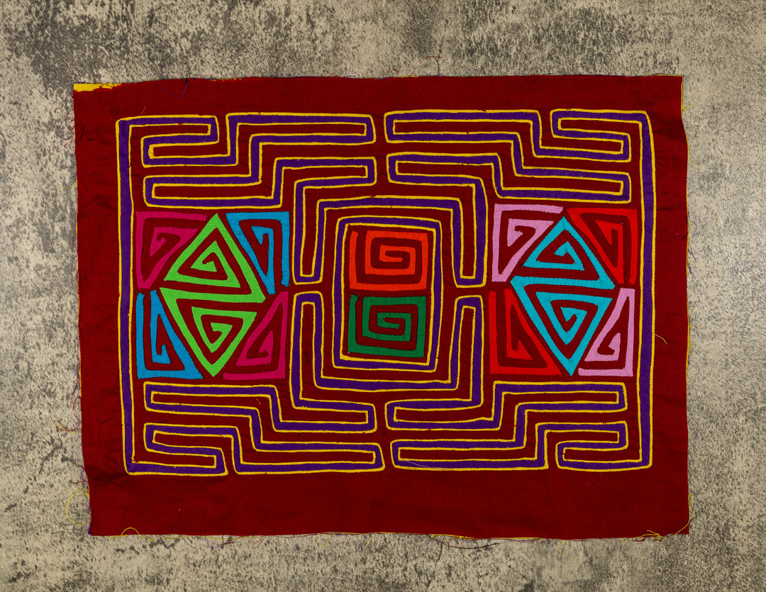 Symmetry Classic Design Mola