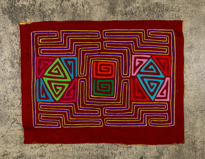 Symmetry Classic Design Mola