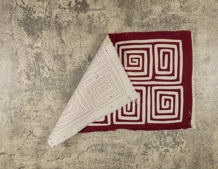 Burgundy And White Classic Design Mola
