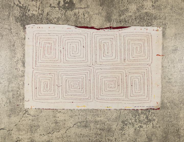 Burgundy And White Classic Design Mola