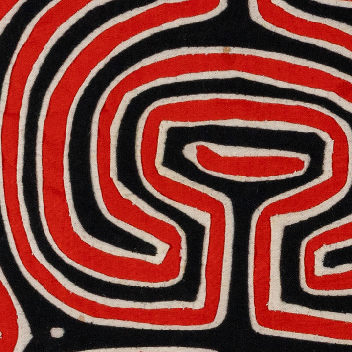 Black And Red Demolition Derby Track Mola