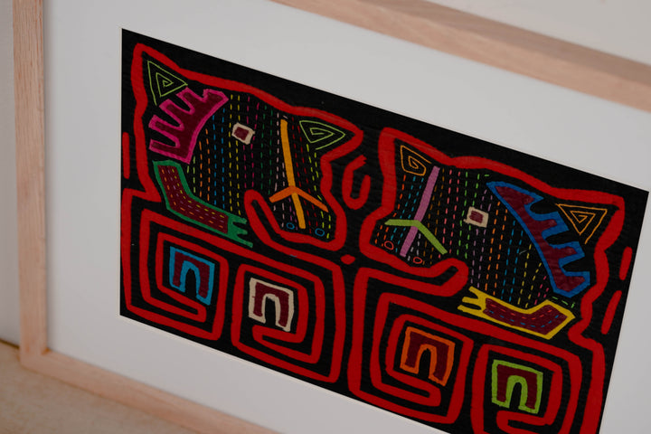 Black And Red Race Horse Mola