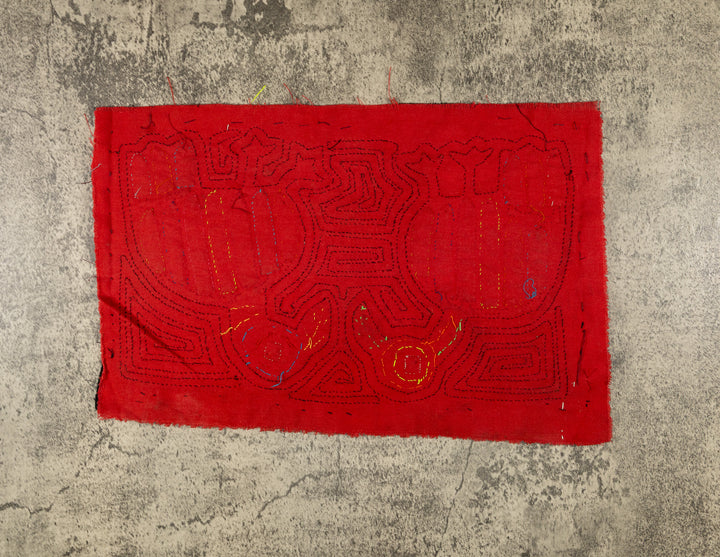 Black And Red I Am Lost Me Too Mola