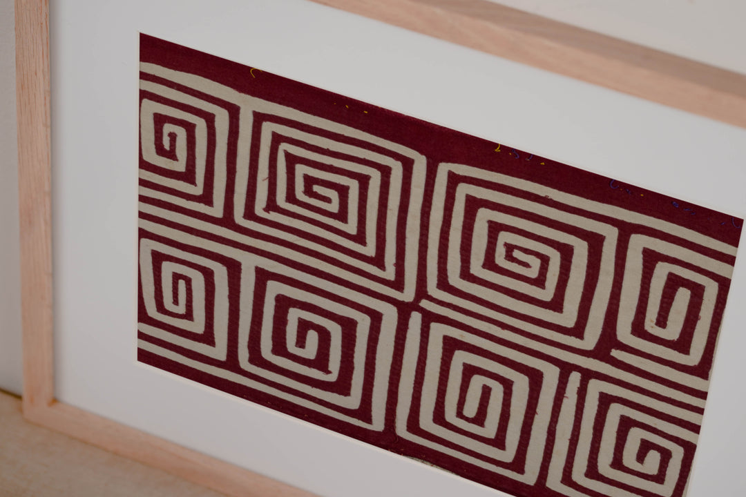 Burgundy And White Classic Design Mola