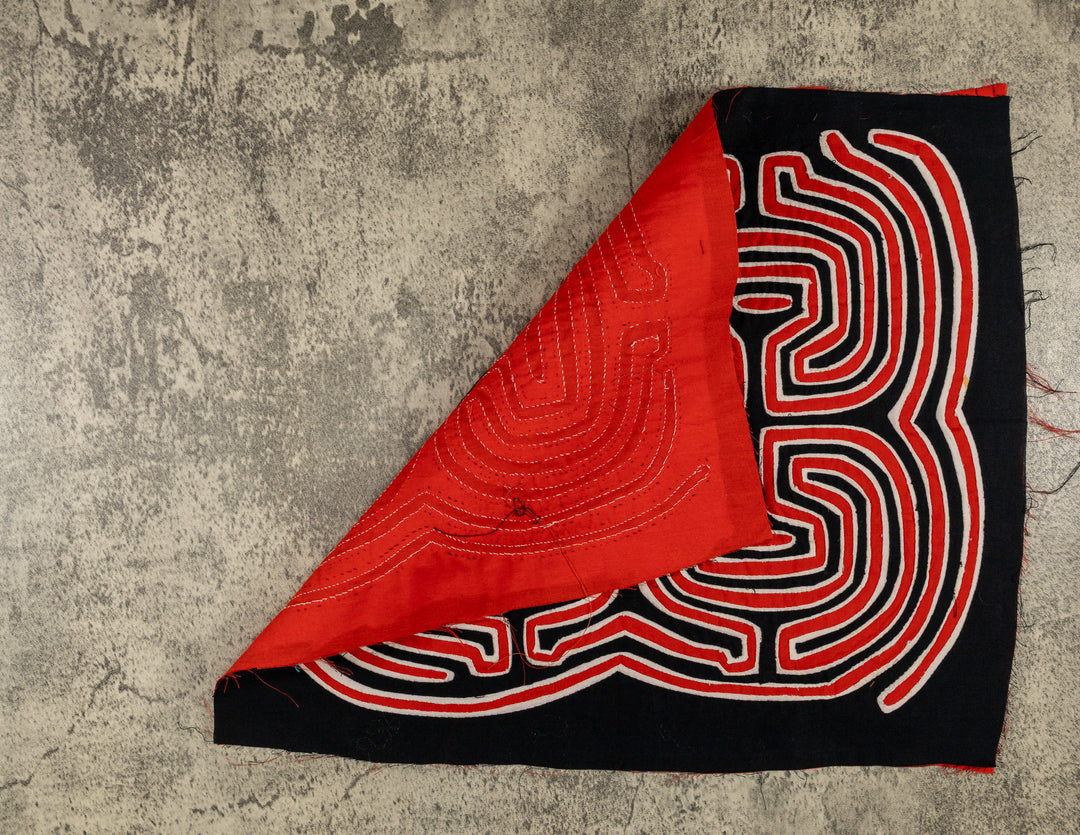 Black And Red Demolition Derby Racetrack Mola