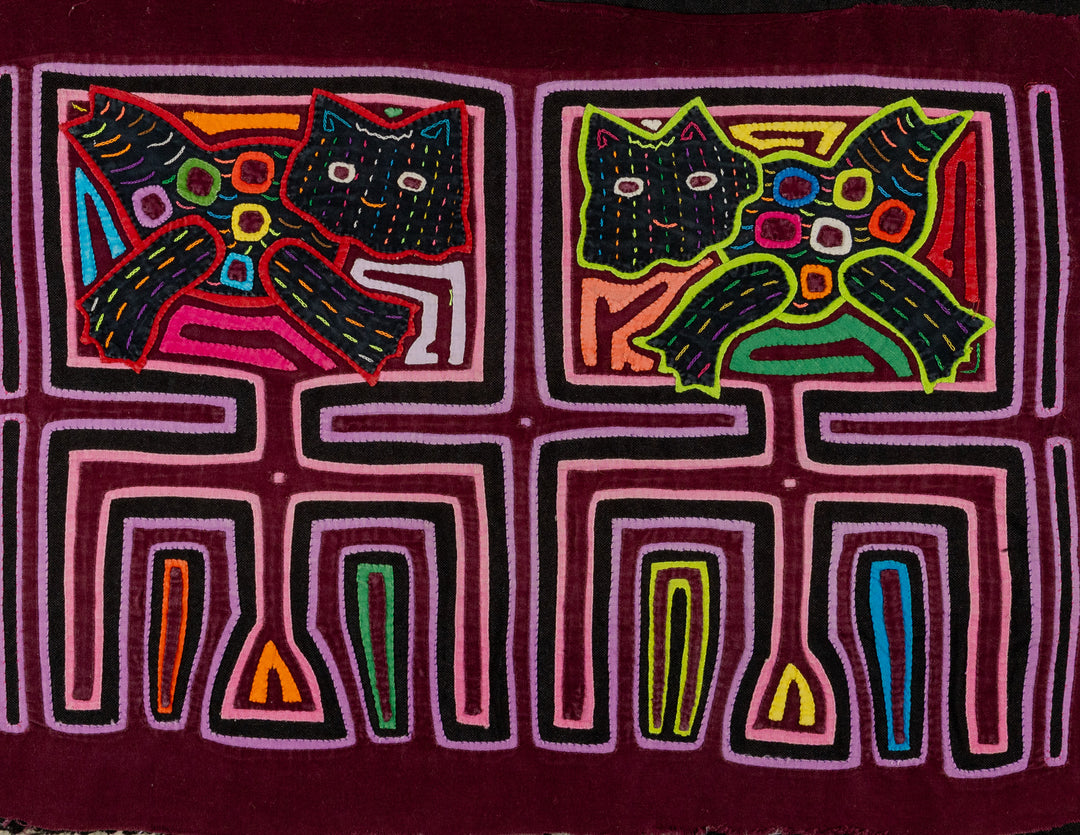 Burgundy Happy Kitty Cat Mola