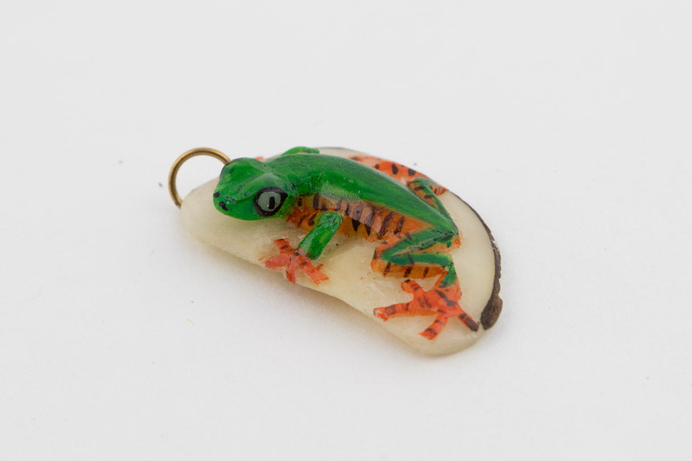 Wounaan Embera Tree Frog Tagua Nut Pendant Carving Panama