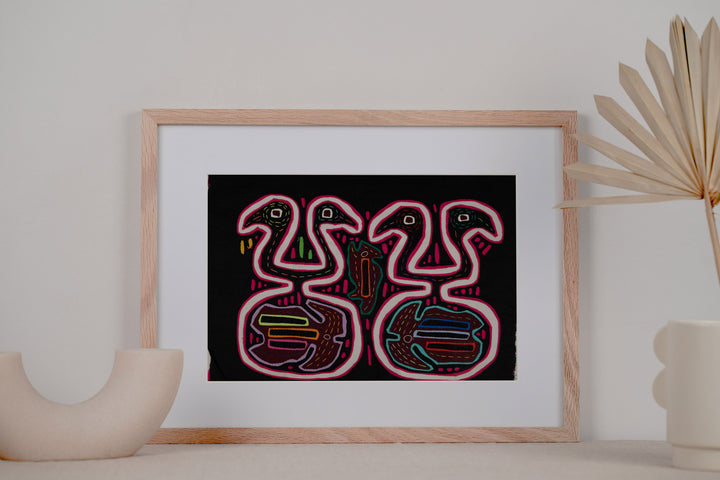 Black &amp; Pink Optical Illusion Puppy Dog Mola