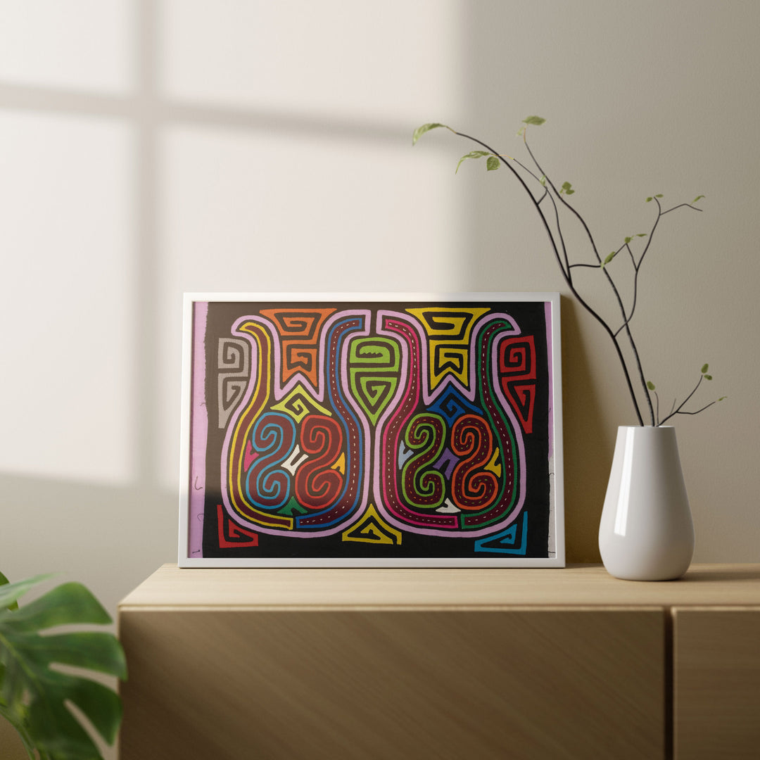 Rainbow Beams in Vase Mola