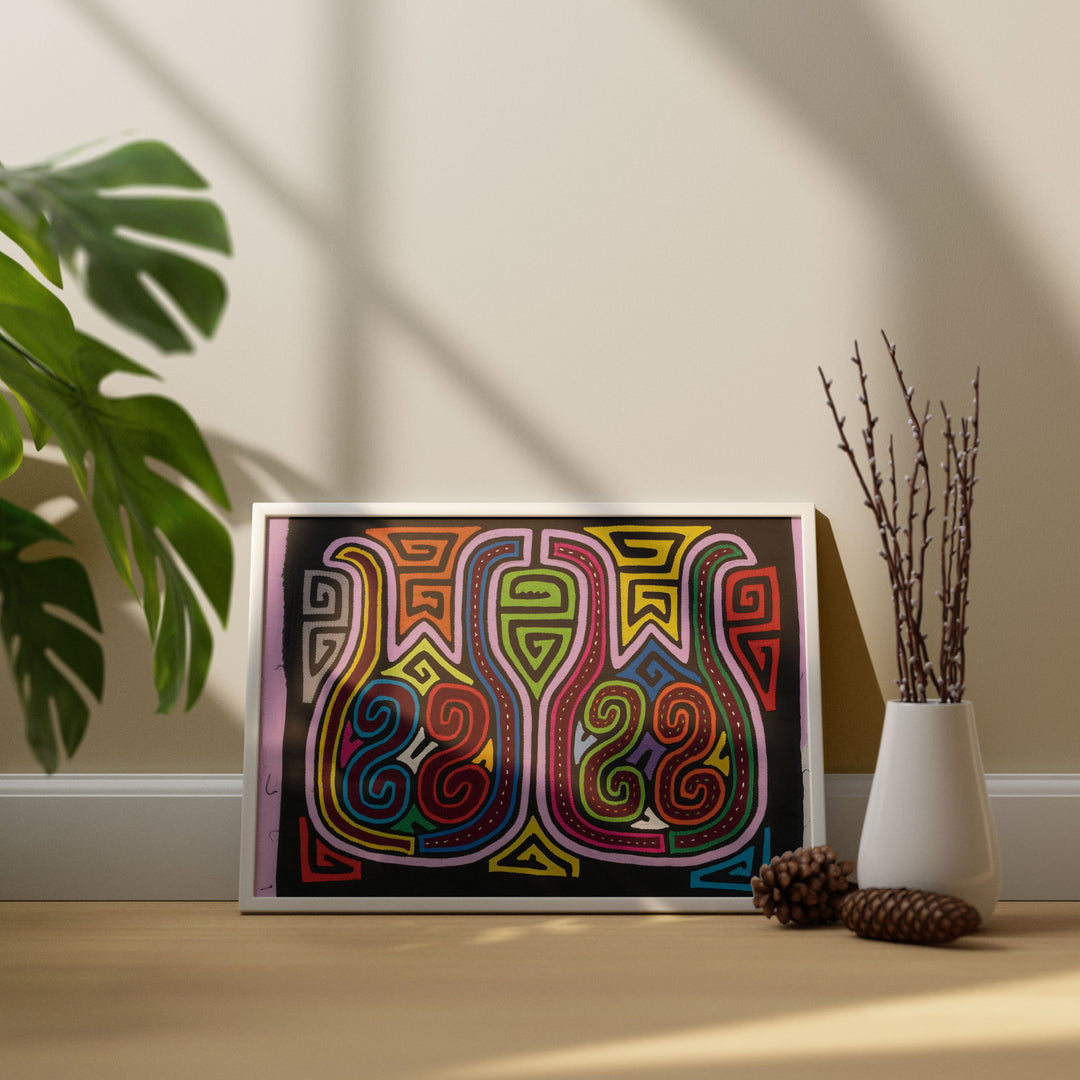 Rainbow Beams in Vase Mola