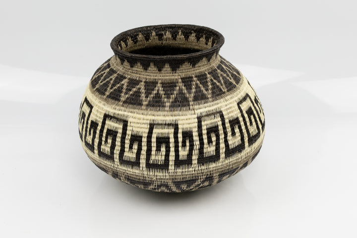 Panama Wounaan Indian woven greek key basket. gray black and white