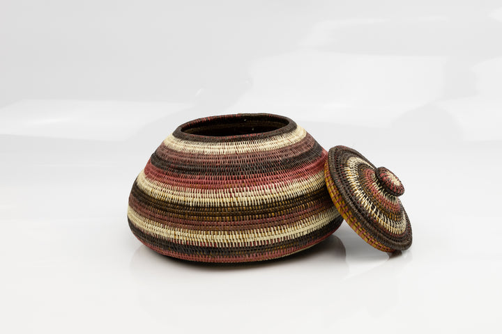 Wounaan Indian Hand Woven Classic Beehive Panama Basket with Top