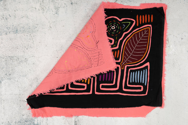 Pink Talking Bird Head Optical Illusion Mola