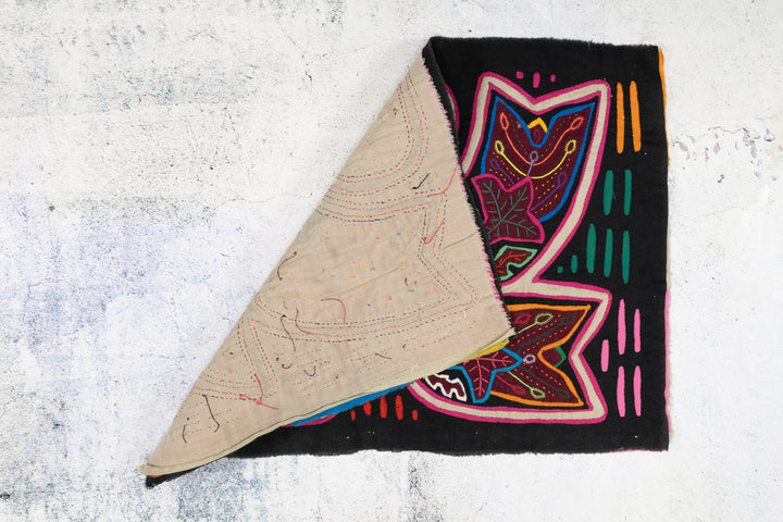 Aircraft Carrier Flag Man Mola