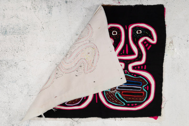 Black &amp; Pink Optical Illusion Puppy Dog Mola