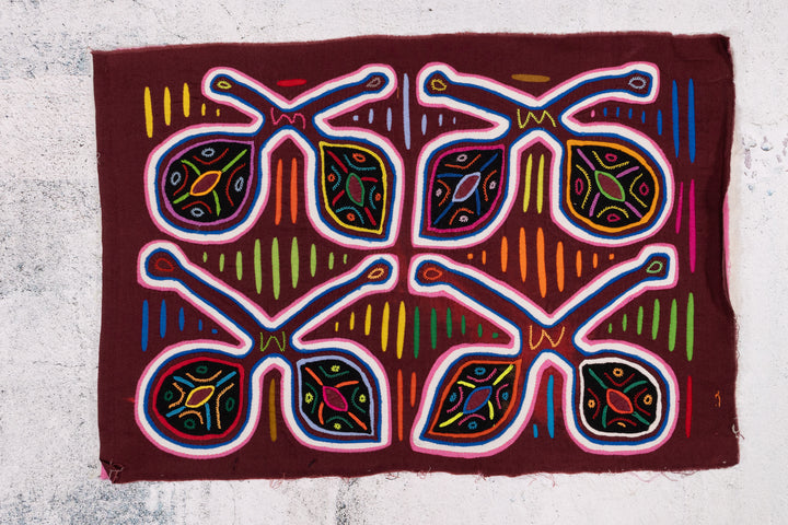 Maroon Crossed Tennis Racket Mola