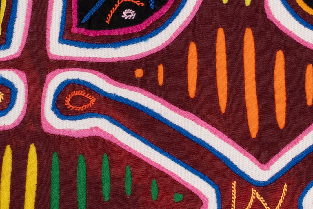 Maroon Crossed Tennis Racket Mola