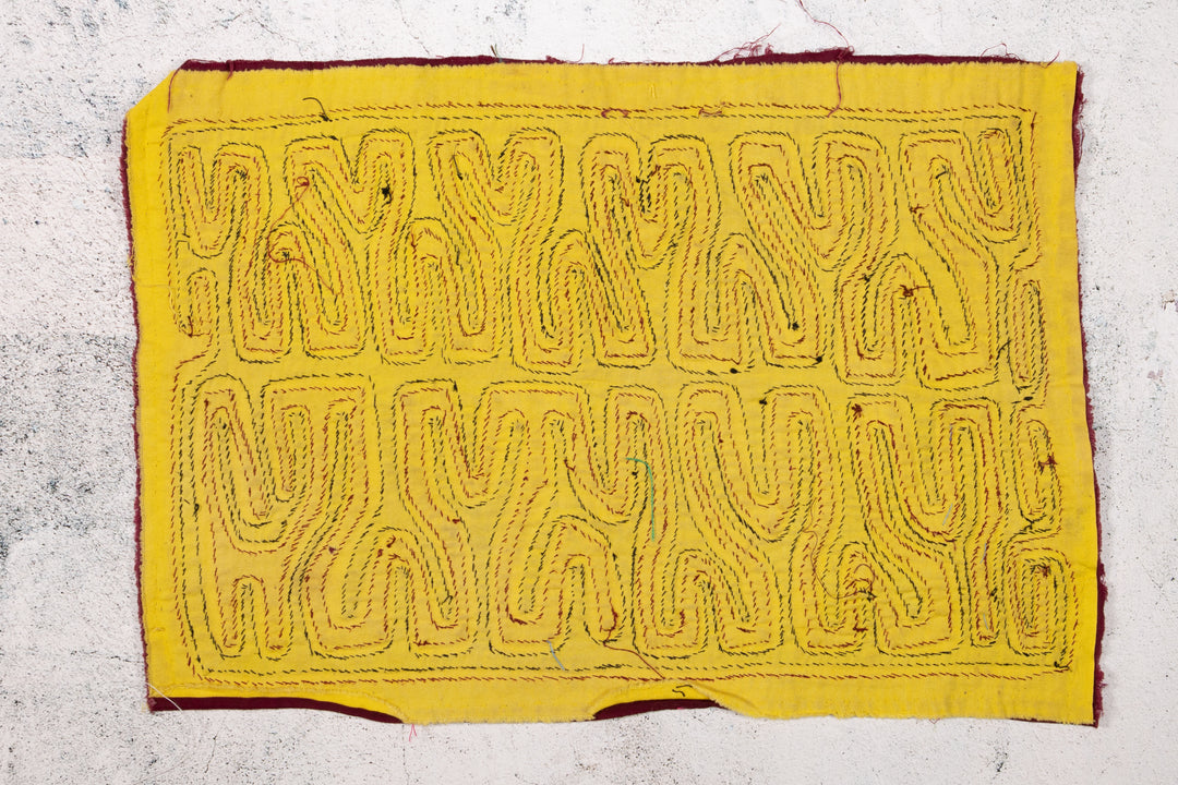 Black Yellow Maroon Tuning Fork Mola