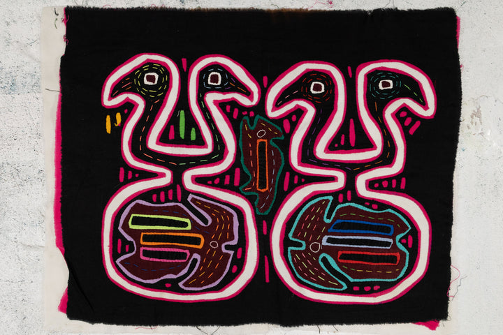 Black &amp; Pink Optical Illusion Puppy Dog Mola